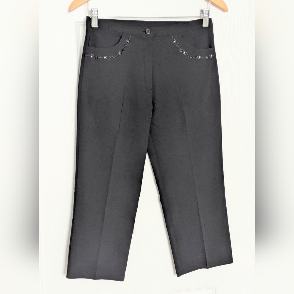 Women's (Large) Black Capris Pants w/Floral & Rhinestone Embroidery On Pockets